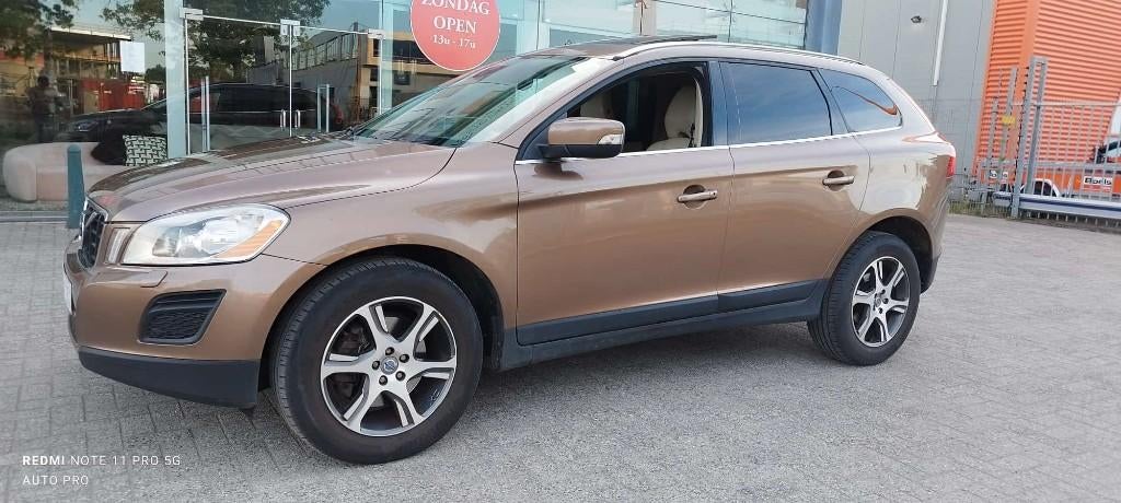 XC 60 2.0d D3 Summum Pack *Panodak-Leder-Xenon+Cam-Merory*, Euro 5, 4 cilinders, Bruin, Leder