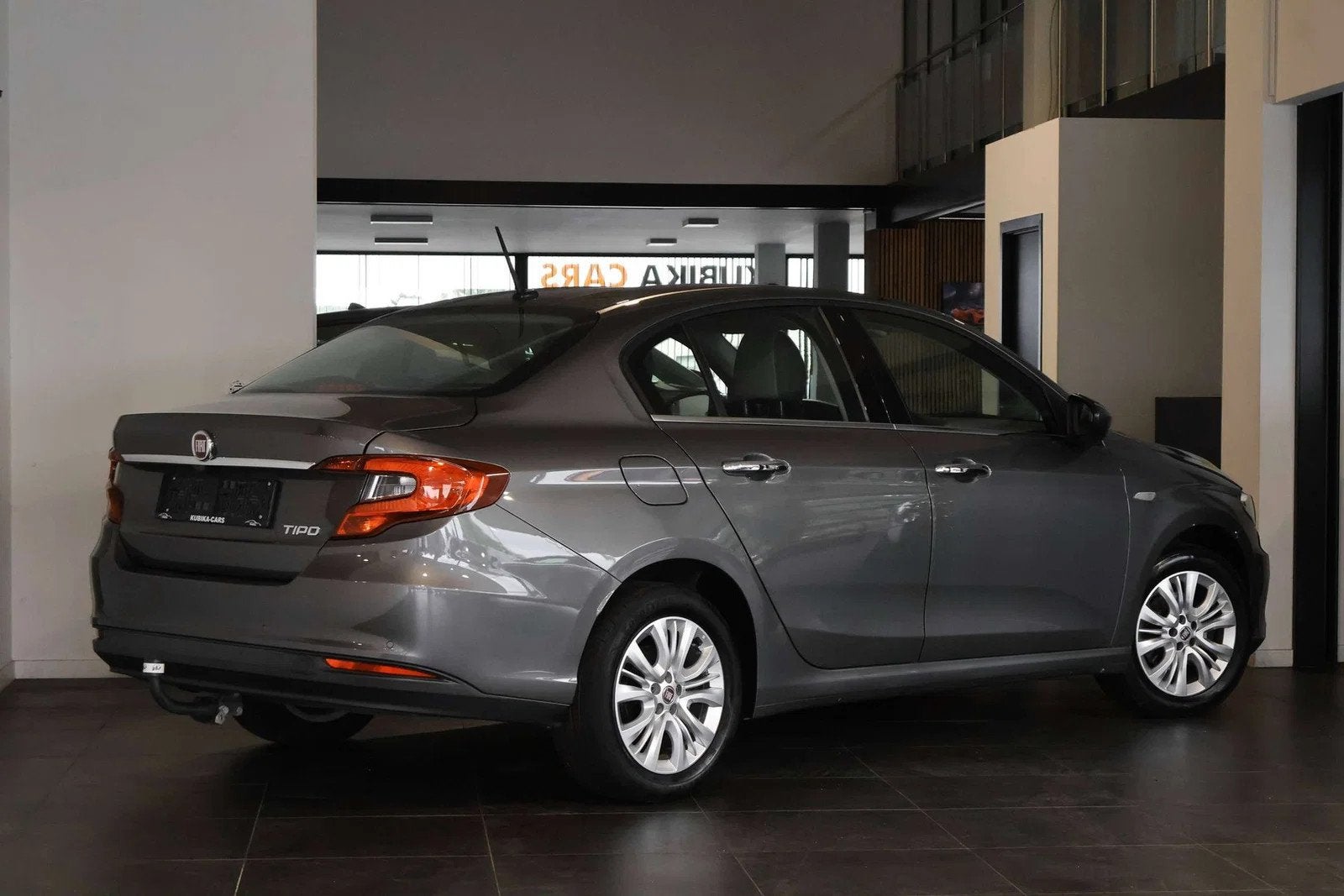 Fiat Tipo Tipo 1.4i Pop Navi Camera Cruise Trekhaak Garantie, Auto's, 4 deurs, Stof, Gebruikt, Euro 6