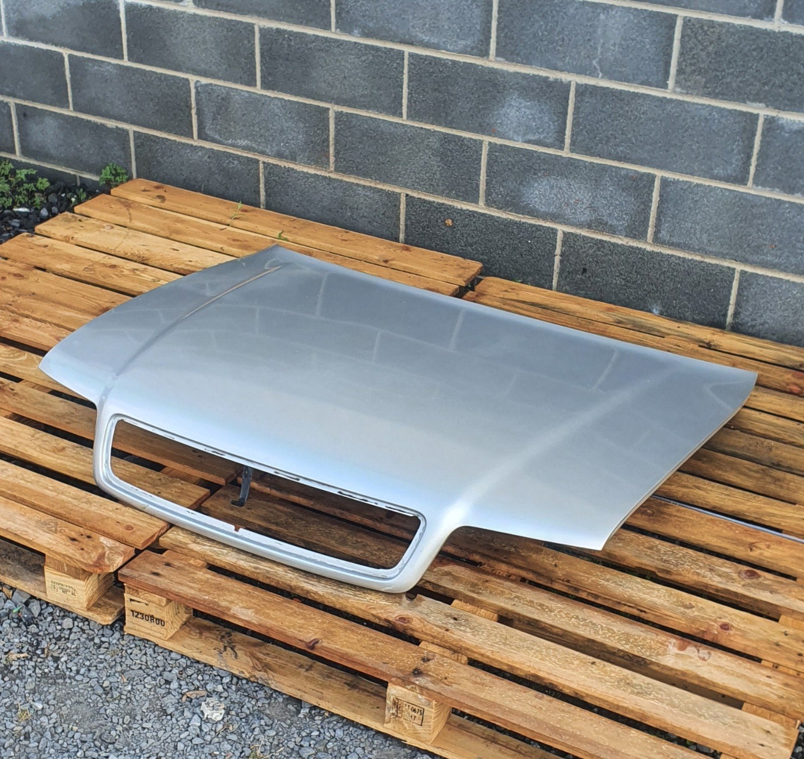 Capot moteur Audi A4 B5 gris métal en très bonne état, Autos : Pièces & Accessoires, Enlèvement ou Envoi, Audi, Capot moteur