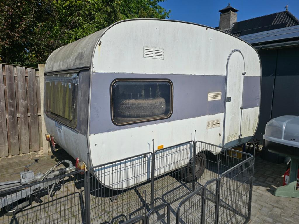 Adria 380 caravan MTM 750kg !!! € 1000 euro, Particulier, Adria