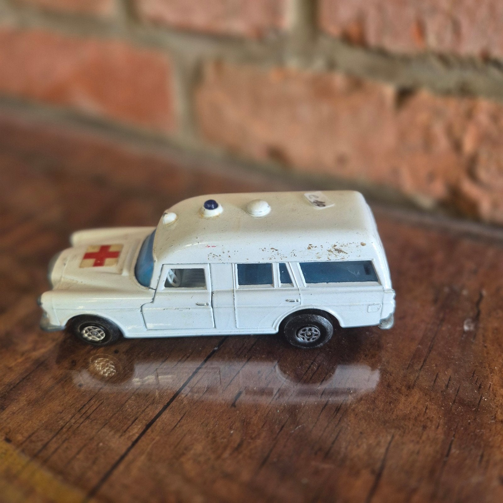Mercedes ambulance matchbox superkings, Enlèvement ou Envoi, Matchbox