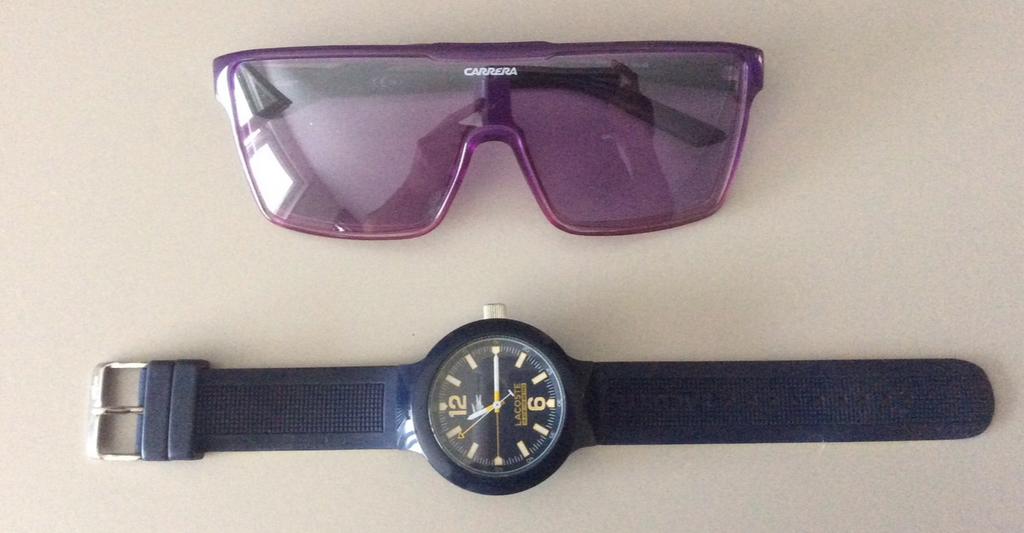 Montre unisex lacoste super etat, Bijoux, Sacs & Beauté, Enlèvement ou Envoi, Comme neuf