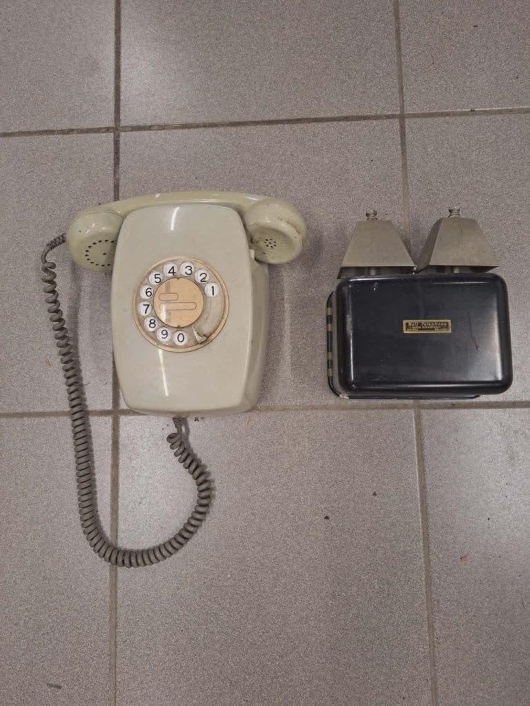 ancien téléphone à plateau tournant, Enlèvement