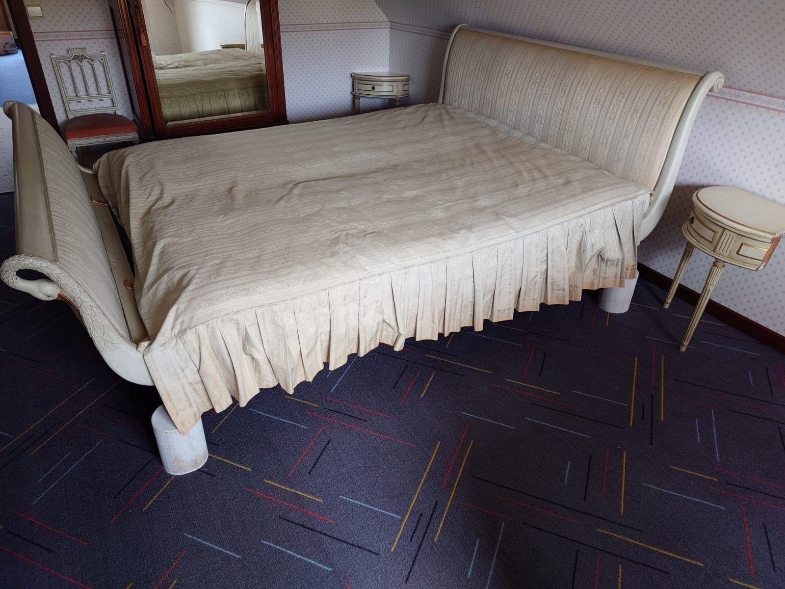 Gratis bed kleerkast ladenkast, Huis en Inrichting, Slaapkamer | Slaapbanken, Ophalen