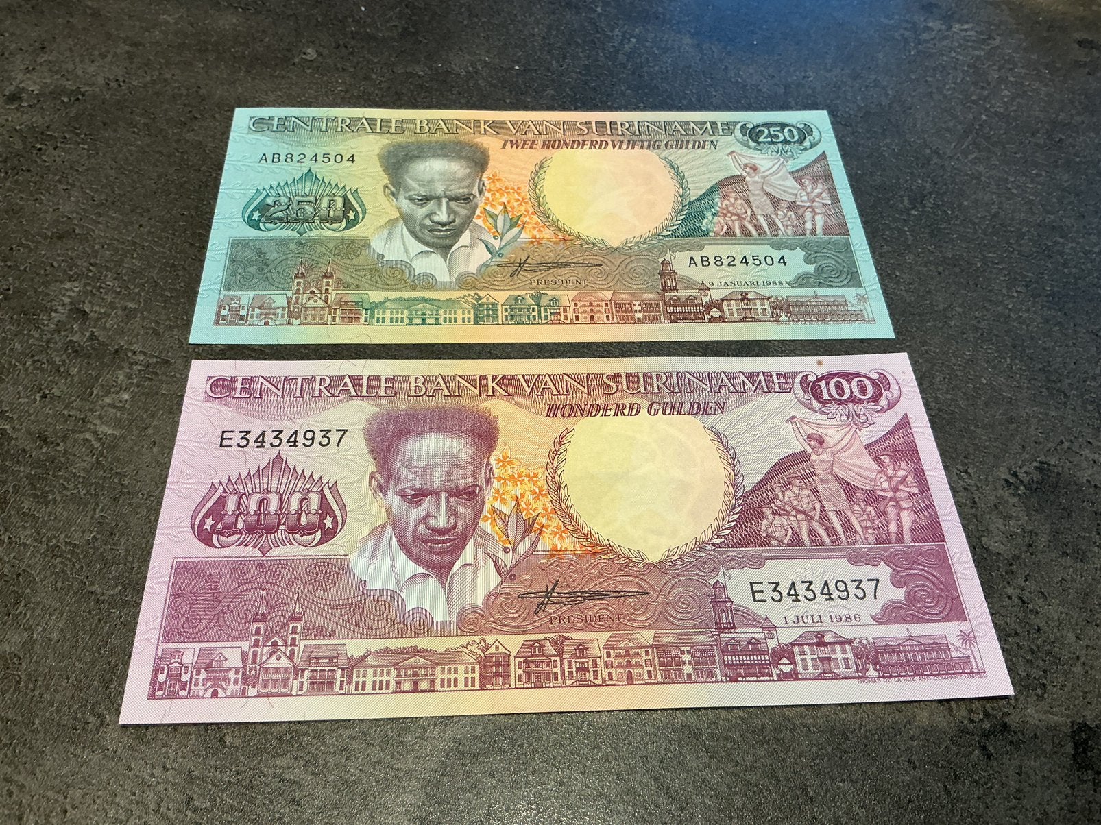 Suriname lot 100 en 250 gulden FDC, Ophalen of Verzenden
