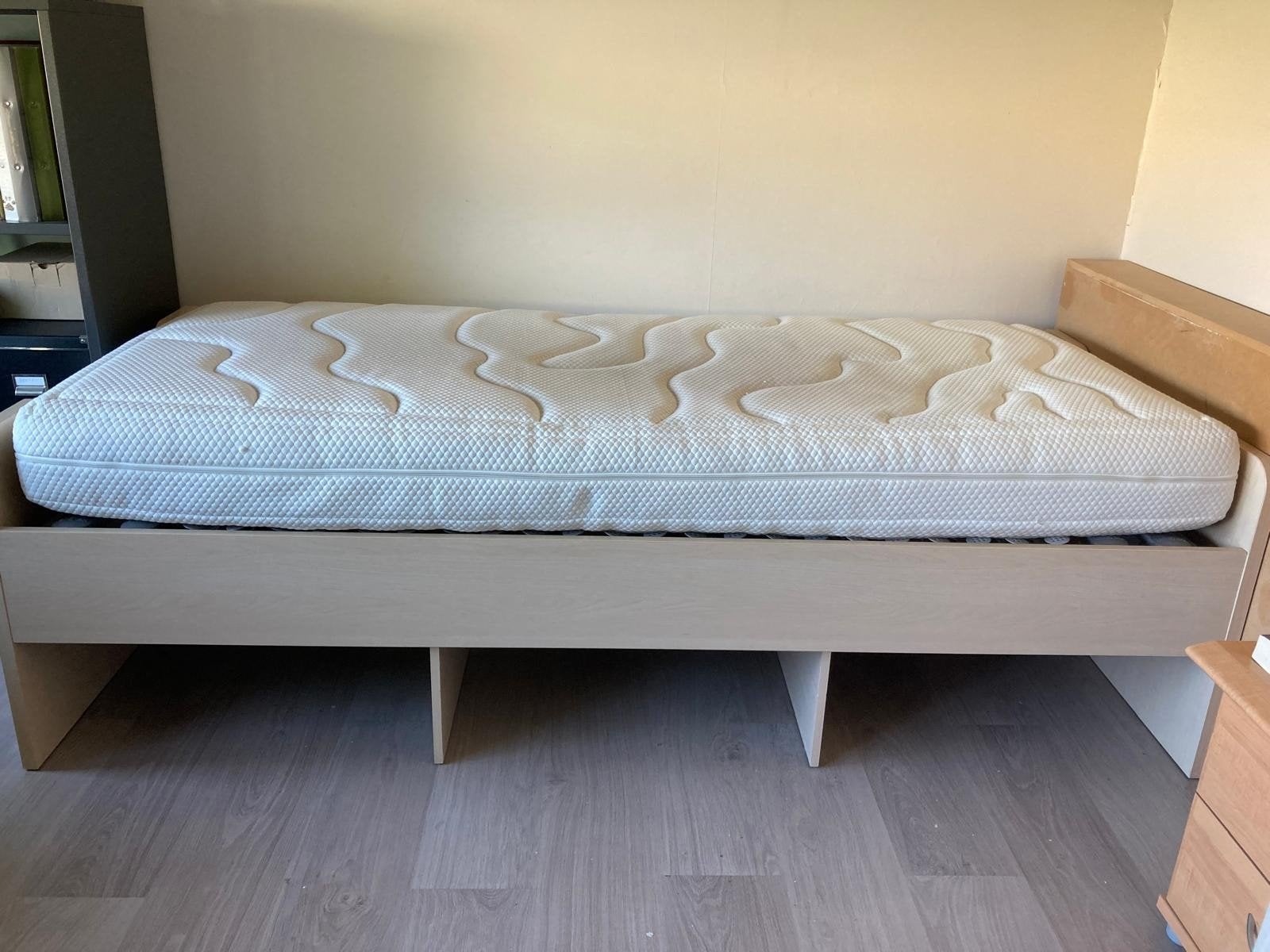 Eenpersoonsbed, 3 laden+lattoflex+eventueel matras, Huis en Inrichting, Ophalen