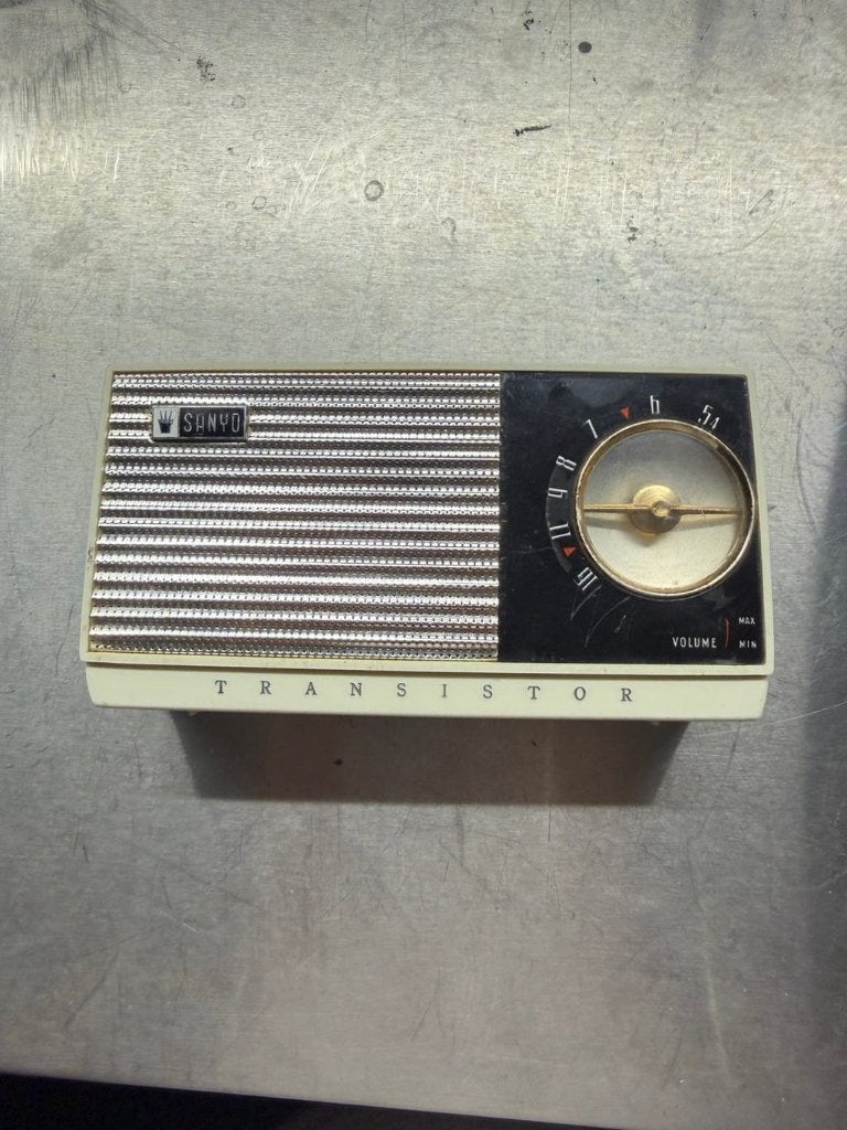Vintage Sanyo Model 6C-17 Transistor Radio, Enlèvement ou Envoi, Utilisé, Transistor