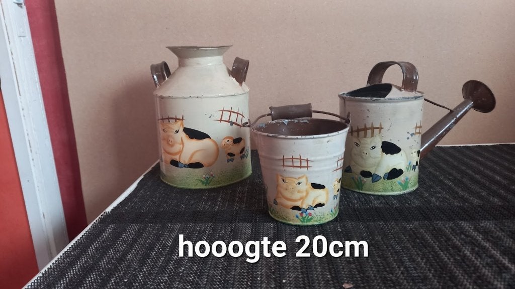 ijzeren beeldjes, potjes en tuindecoratie enz.., Ophalen