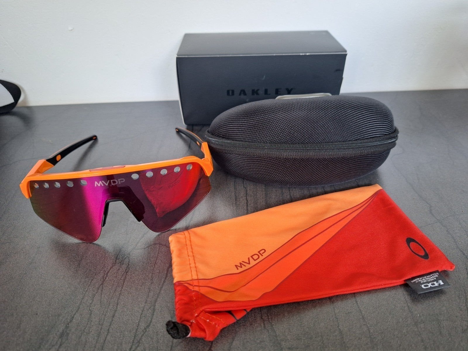 MvdP limited edition Oakley Mathieu van der Poel 

Compleet, Bijoux, Sacs & Beauté, Lunettes de Soleil & Lunettes | Hommes, Enlèvement
