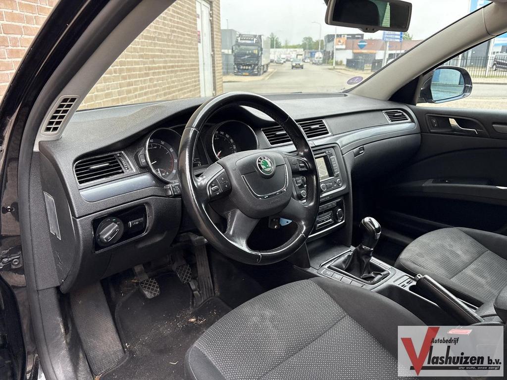Skoda Superb Combi 1.4 TSI Comfort Business Line | Climate |, Autos, Skoda, Achat, Entreprise, Boîte manuelle, Noir