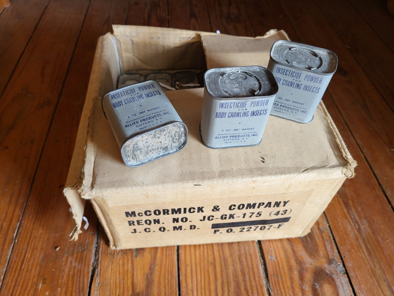 boîte d'insecticide, US 2WW, Envoi