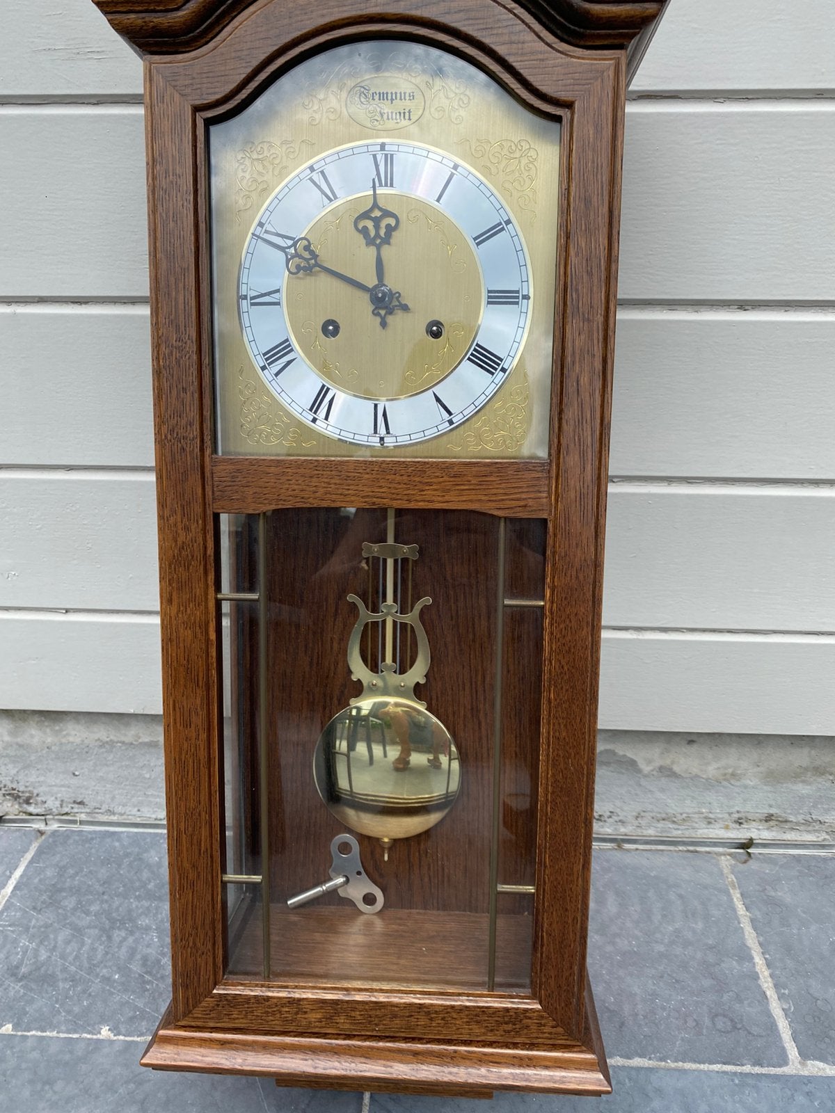 Klok Tempus Fugit, Ophalen