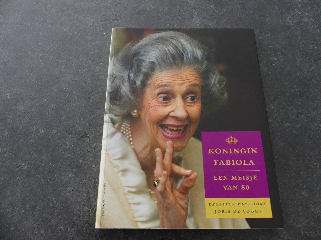 Boek ‘Koningin Fabiola- Een meisje van 80’ NIEUW!, Boeken, Ophalen of Verzenden, Nieuw, Brigitte Balfoort & Joris De Voogt, Overige