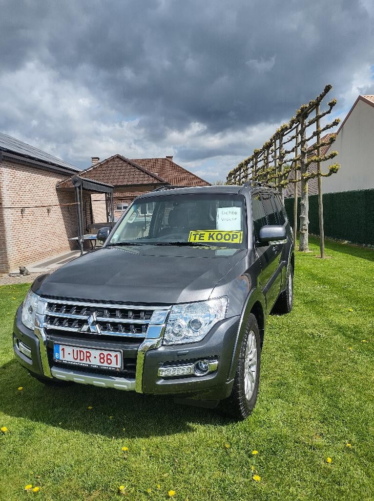 Mitsubischi Pajero Instyle 3.2 DID lichte vracht, Autos, Mitsubishi, Argent ou Gris, Achat, Euro 6, Noir
