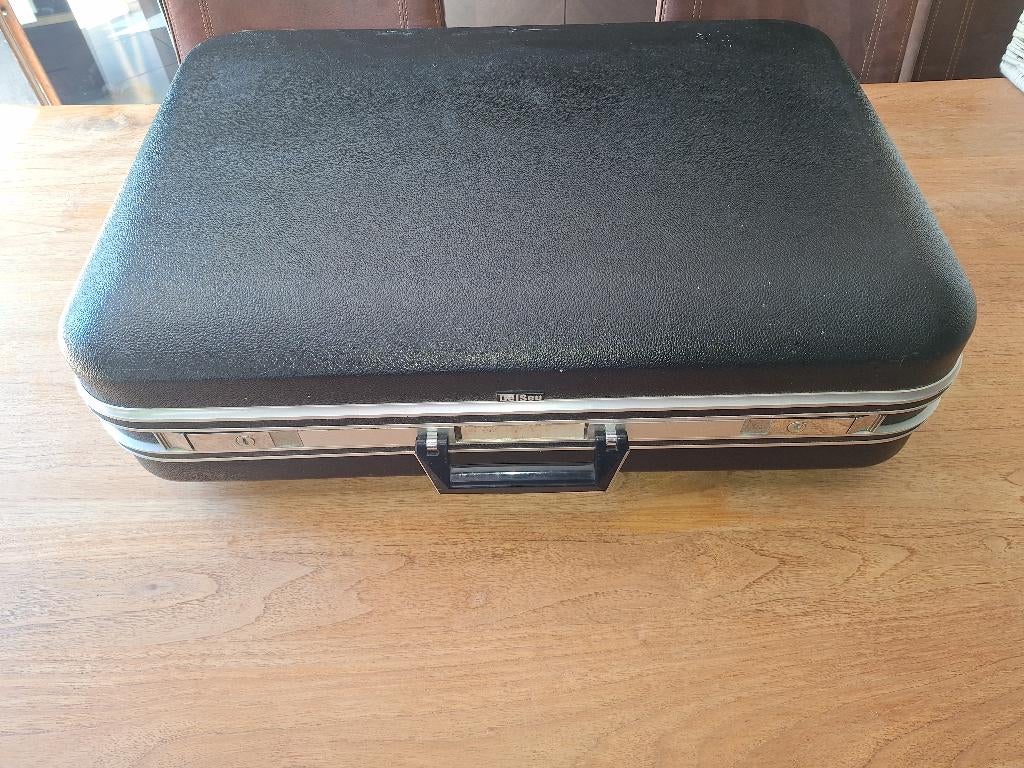 Valise rigide Delsey Vintage en bon état, Handtassen en Accessoires, Koffers, Gebruikt, Hard kunststof, 45 tot 55 cm, Ophalen