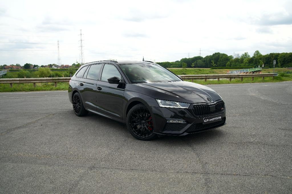 SKODA OCTAVIA RS | 2.0 - 245 PK | BLACK PAKKET | CARPLAY, 4 cilinders, Leder en Stof, Zwart, Bedrijf