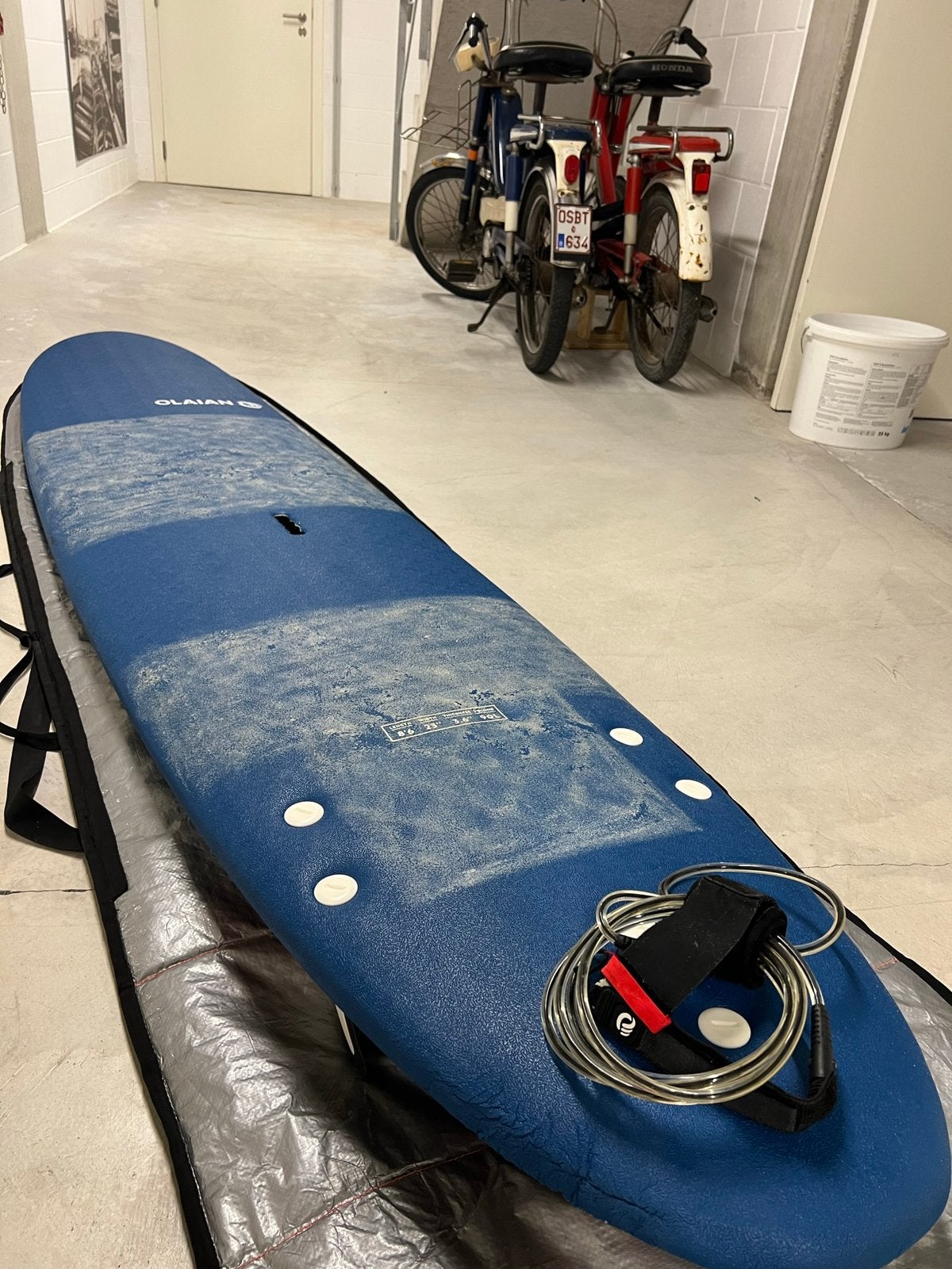 Surfboard 8’6, Enlèvement, Comme neuf