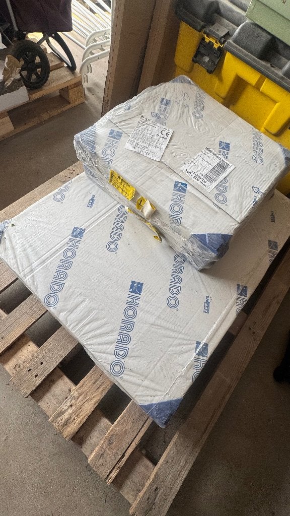 Lot Radiateurs Neuf Korado, Enlèvement, Haut rendement (HR), Radiateur, 30 à 80 cm
