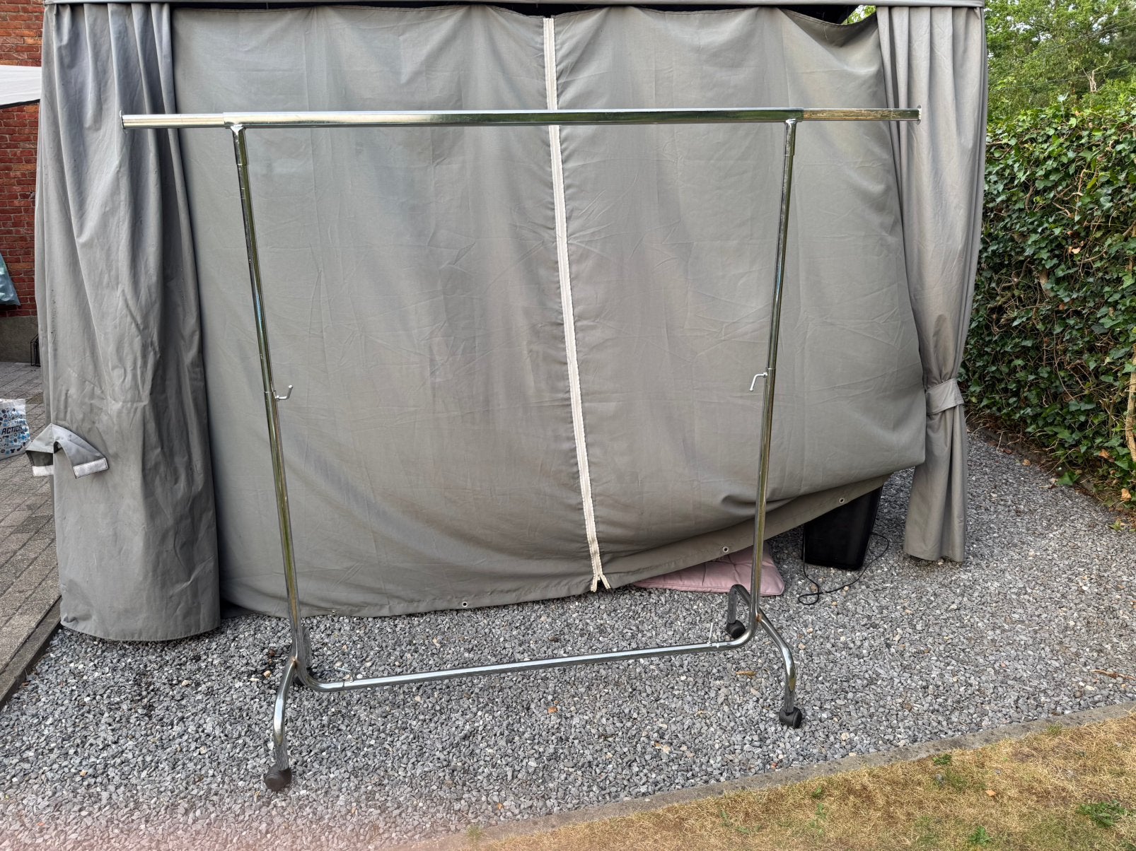 Kleding rek, Ophalen, Zo goed als nieuw