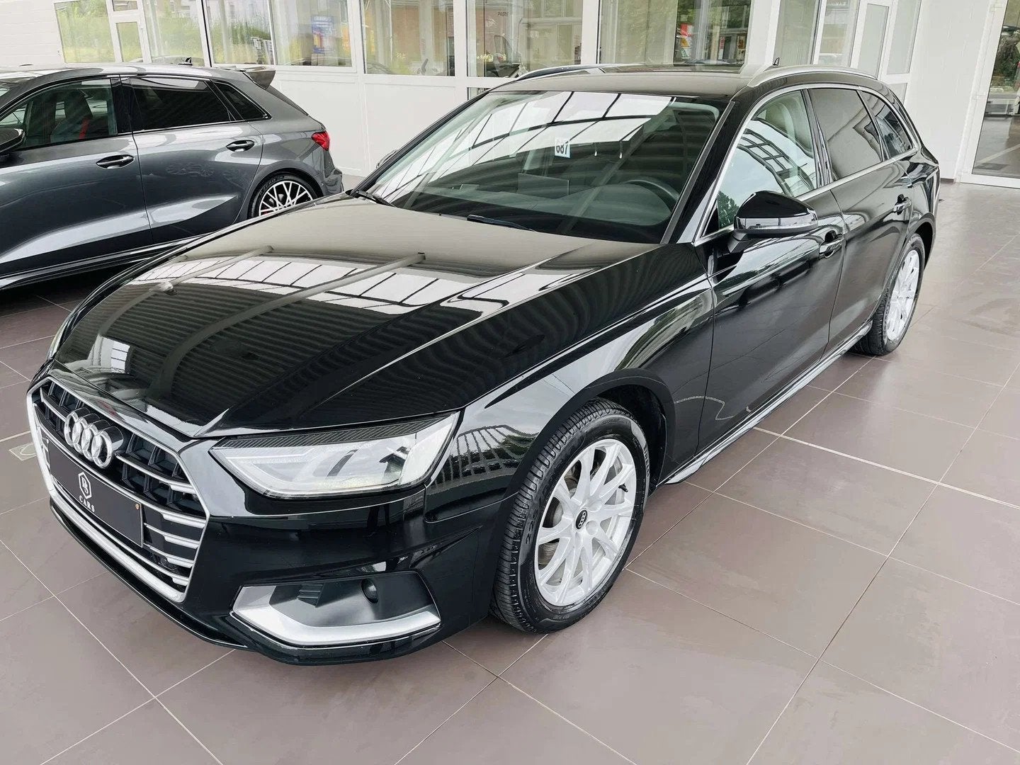 Audi A4 2.0 TFSI S tronic * GARANTIE + GPS + LED *, Stof, Gebruikt, 4 cilinders, 1984 cc