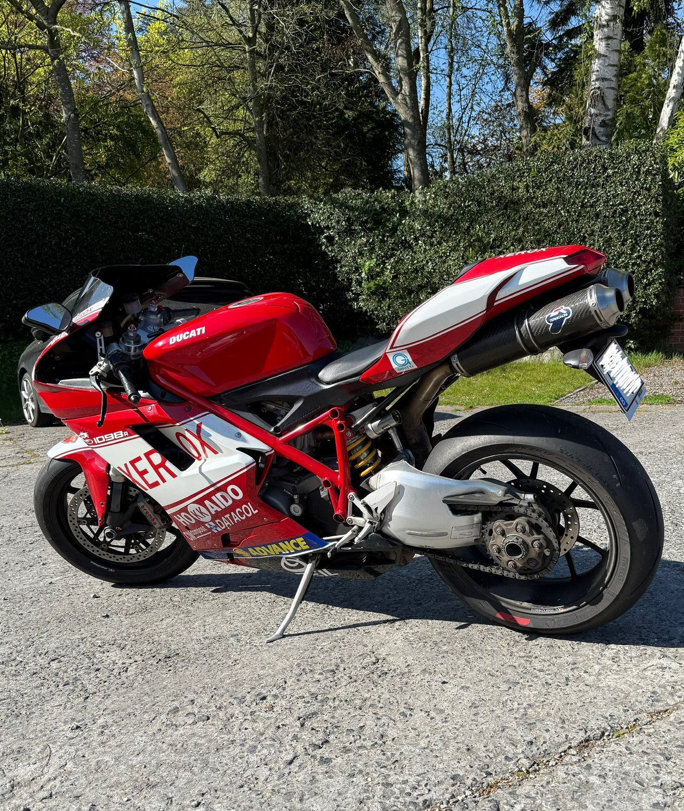 Ducati 1098 met termignoni uitlaten, 2 cilinders, 1098 cc, Motorrijbewijs A, Particulier