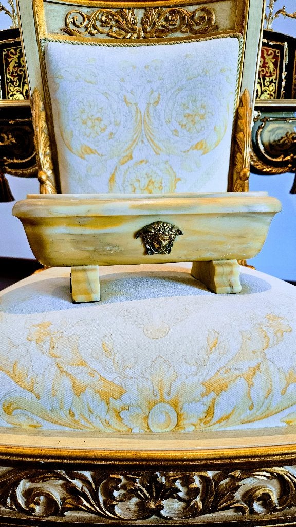 Versace marble sarcophagi - Gianni Versace - Beige - 27 cm, Antiek en Kunst, Kunst | Designobjecten, Schaal, Steen/keramiek, Beige