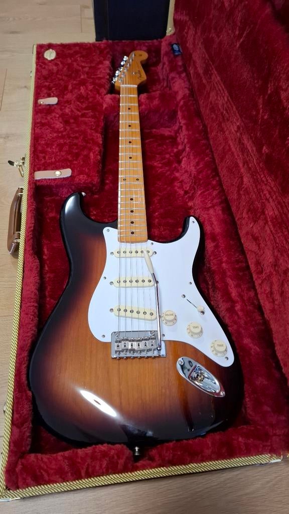 Fender Vintera 50's uit 2019

Kleur 2-tone Sunburst

In perf, Musique & Instruments, Instruments à corde | Guitares | Électriques