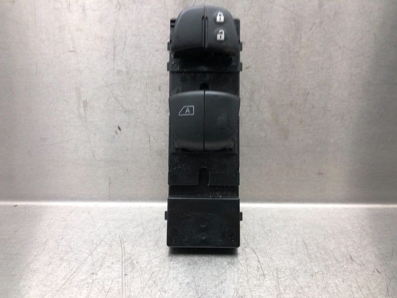 RAAMSCHAKELAAR Nissan Micra (K14) (01-2016/12-2024), Gebruikt, Nissan