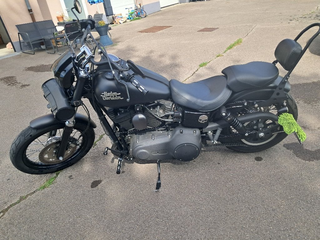 Harley davidson, Motos, Motos | Harley-Davidson, Occasion, Plus de 35 kW, Échappement sport, 2 cylindres
