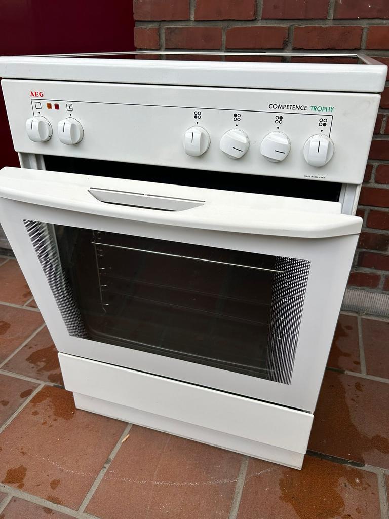 Keramische Elektrische fornuis van merk AEG,werkt perfect, Elektronische apparatuur, Fornuizen, Ophalen of Verzenden, Zo goed als nieuw