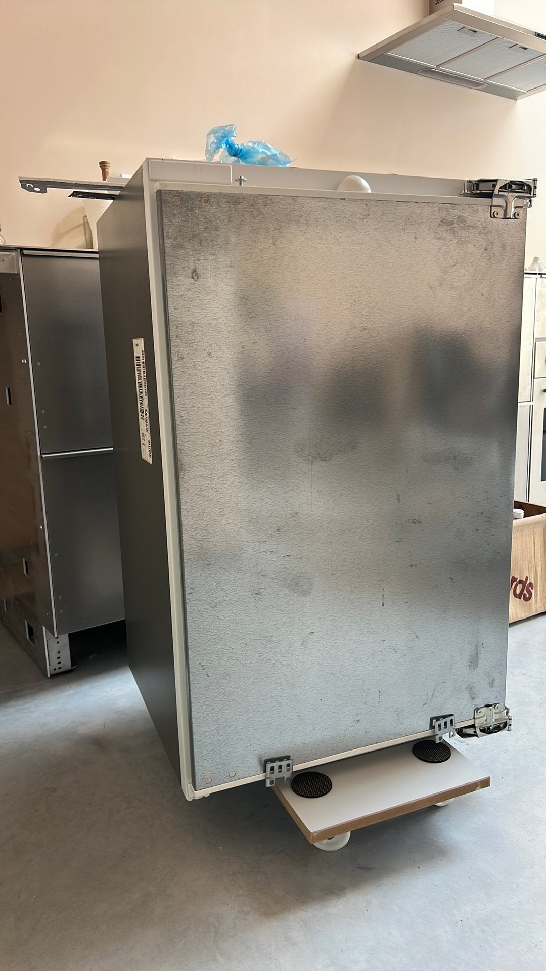 Bosch KIR18V60 inbouwfrigo, Ophalen