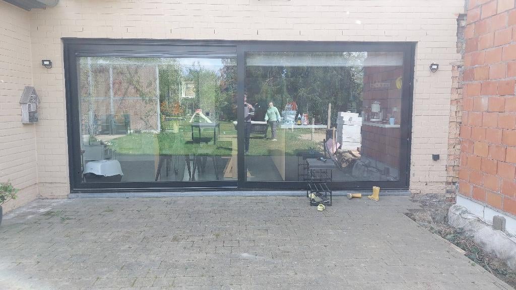Grande fenêtre élévatrice en alu ( 5 m) + stores romains, Aluminium, Comme neuf, Baie vitrée coulissante, Enlèvement