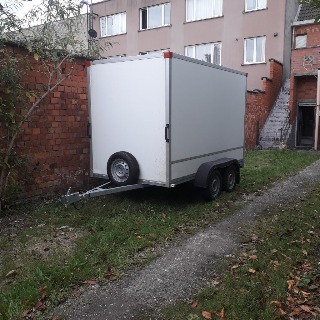 gesloten aanhangwagen roca met valdeur, Ophalen, Zo goed als nieuw
