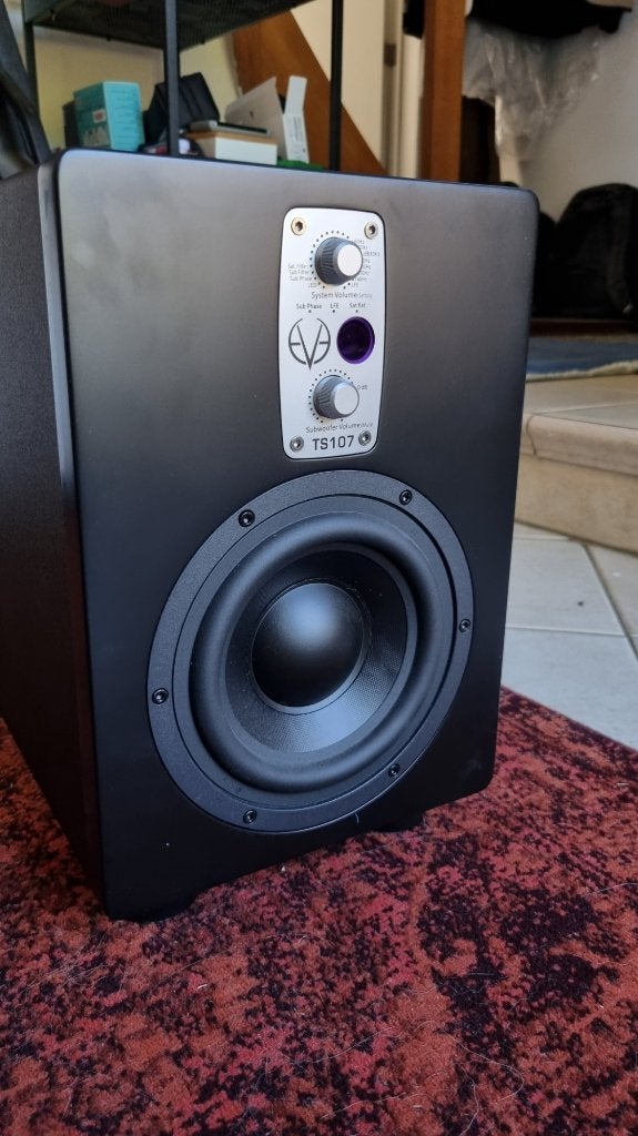 Subwoofer EVE Audio TS107, TV, Hi-fi & Vidéo, Autres marques, Subwoofer, 60 à 120 watts, Comme neuf