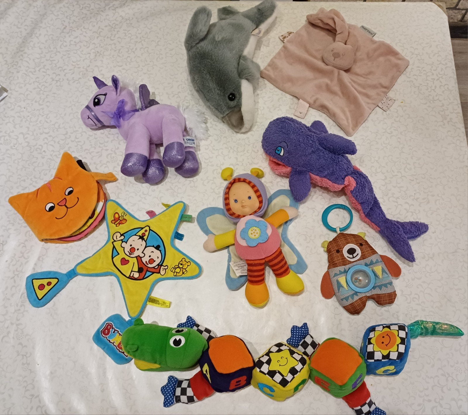 baby speelgoed: knuffels, doekjes, boekje, popje,..., Ophalen