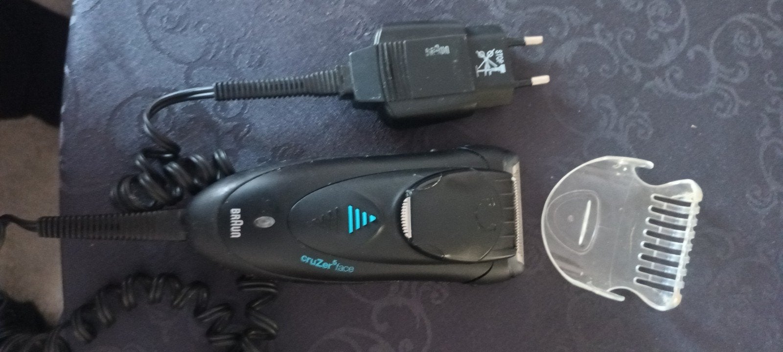 1 Rasoir Tondeuse Braun cruZER5 FACE fonctionne avec chargeu, Enlèvement, Utilisé, Autres types
