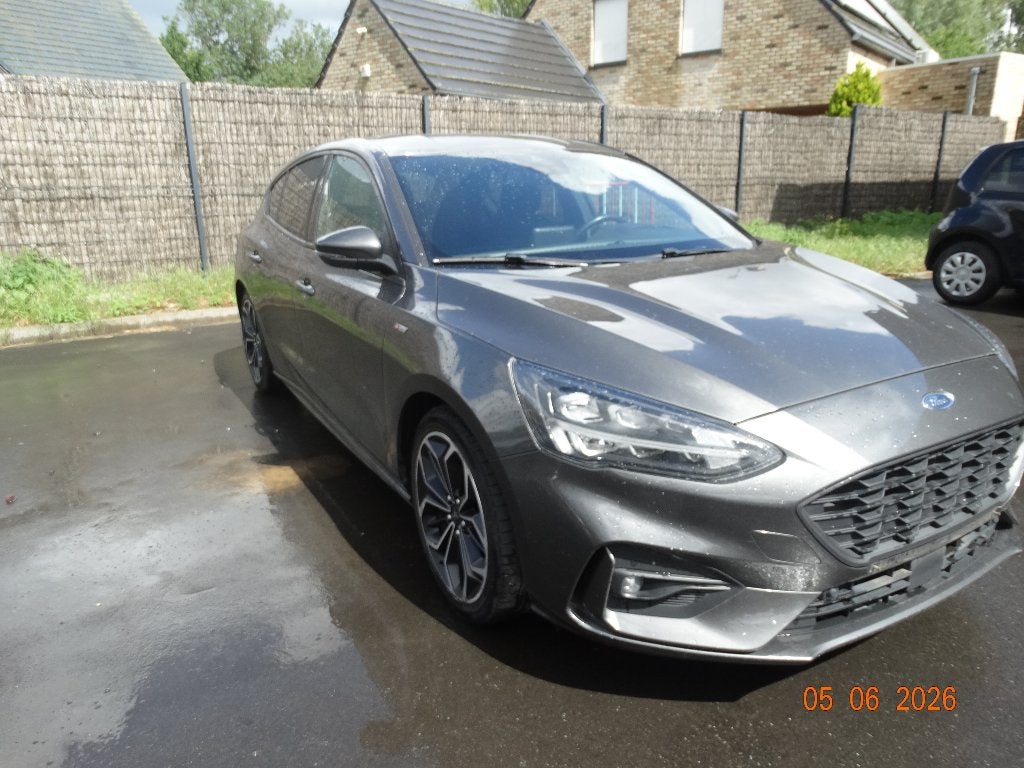 ford focus st line, Autos, Ford, Particulier, Focus, Caméra 360°, ABS, Caméra de recul, Régulateur de distance, Airbags, Alarme
