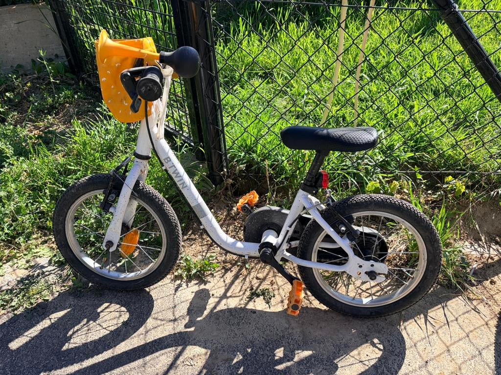 Velo enfant btwin 14 pouces 3-4 ans, Vélos & Vélomoteurs, Enlèvement, Comme neuf