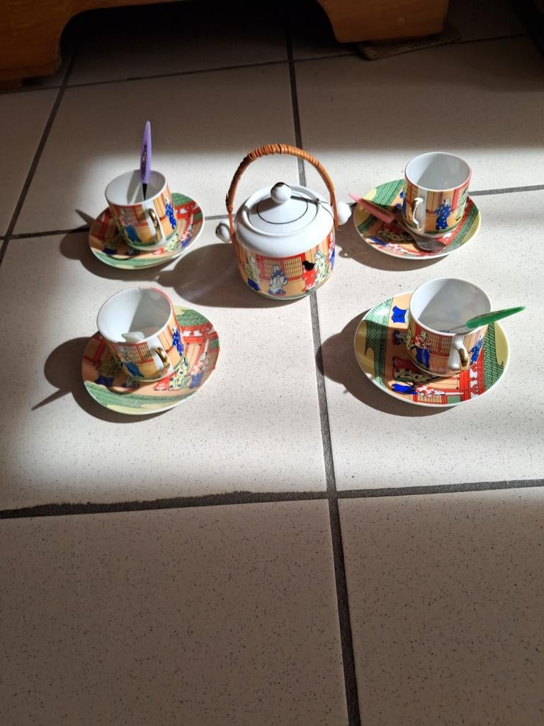 Chinees thee- of koffieservies, Antiek en Kunst, Ophalen of Verzenden
