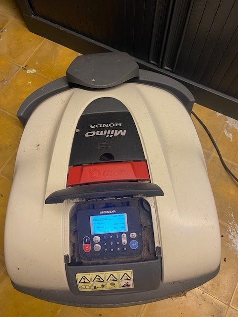 2 robotmaaiers honda Miimo 520 met bijhorende stukken, Honda, Moins de 30 cm, Enlèvement, Utilisé