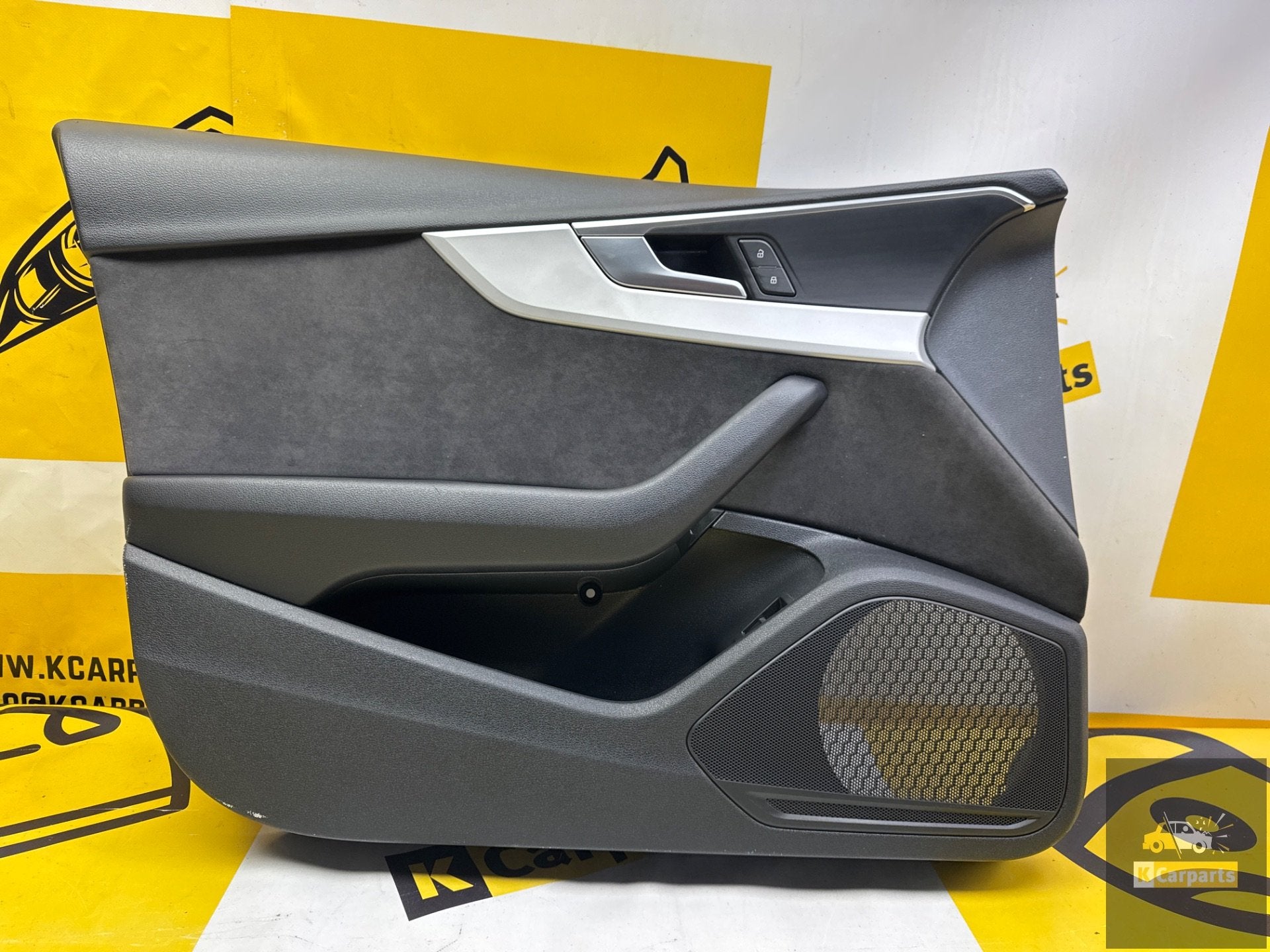 Deur bekleding Audi A4 S4 B9 Links Voor Portier 8W0867133, Gebruikt, AUDI AG, Auto-Union-Strasse 1
85045  Ingolstadt, DE, Audi