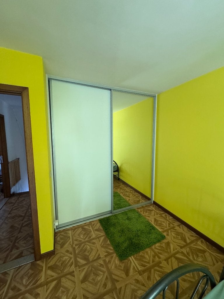Kast op maat, 2 deuren waarvan 1 spiegel, 206 x 67 x 243 cm, Ophalen, Gebruikt, 200 cm of meer, 200 cm of meer