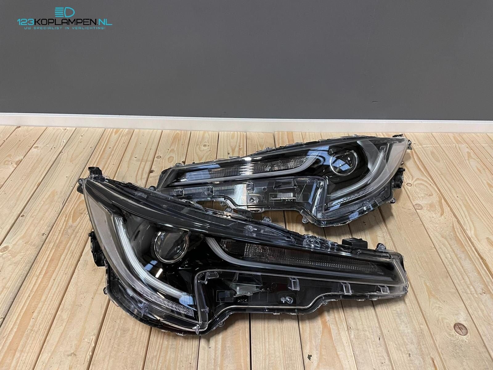 Toyota Corolla E21 hatchback - station Full LED koplamp kopl, Ophalen, Gebruikt, -, -