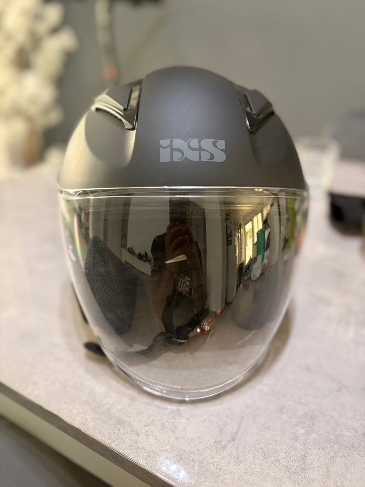 Casque jet moto de marque IXS  ( taille 2 Xl ), Motos, Enlèvement