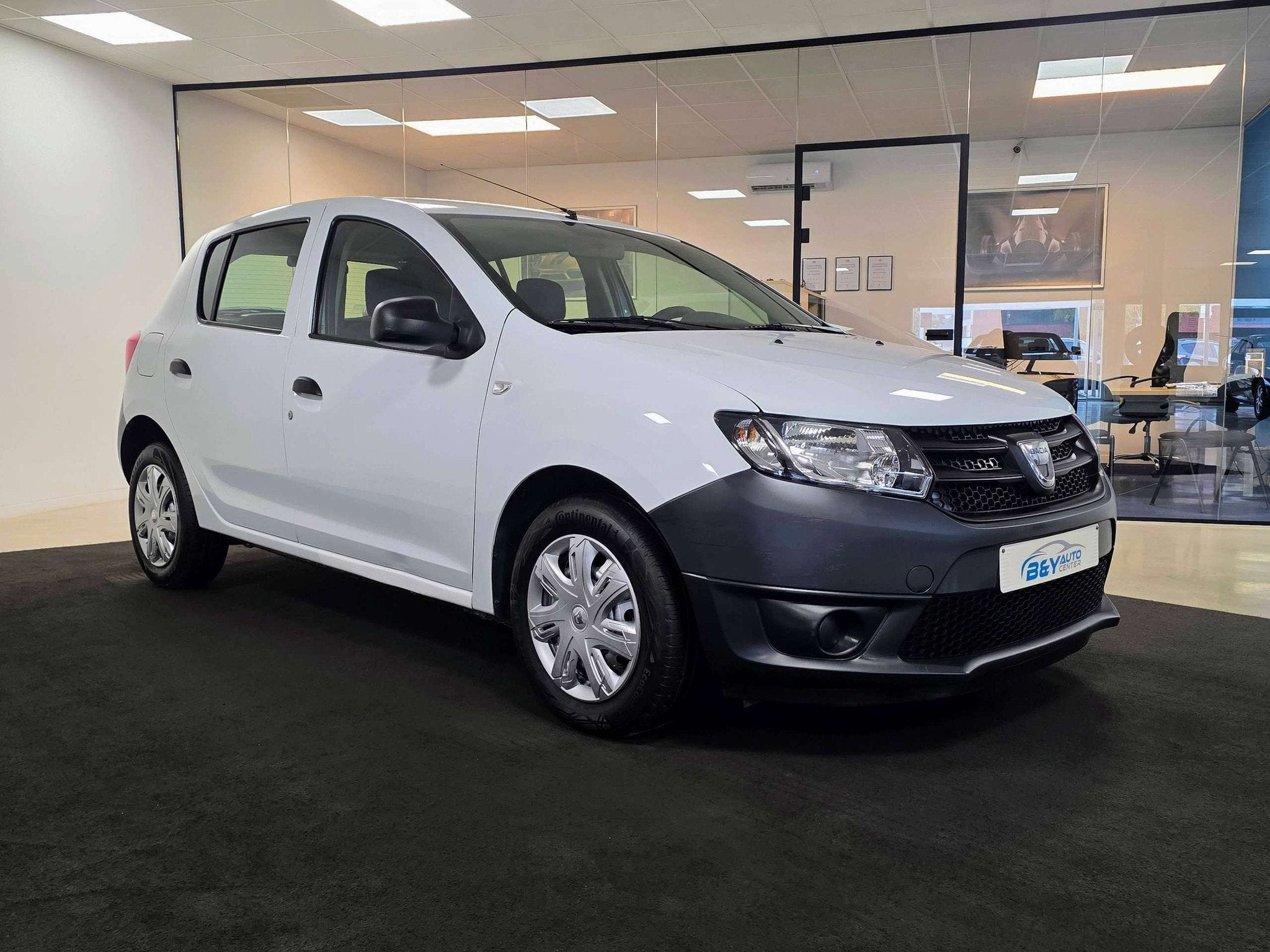 Dacia Sandero Sandero 1.2i Sandero / 1ste eigenaar, Auto's, Voorwielaandrijving, Euro 5, Zwart, 4 cilinders