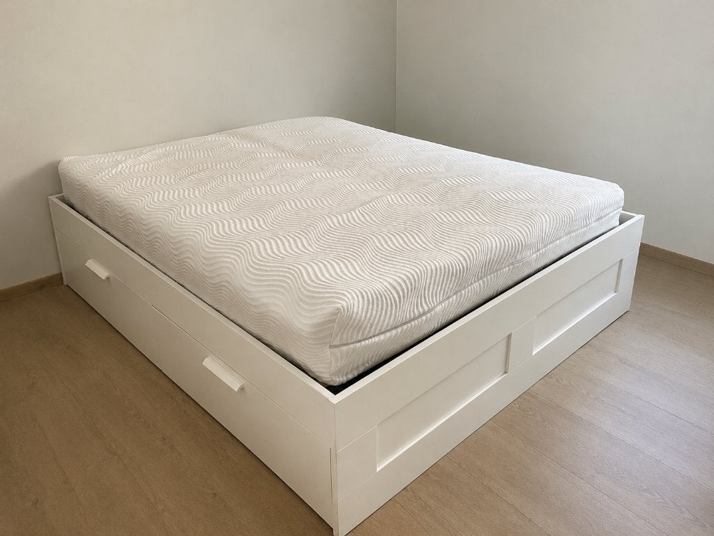 Brimnes tweepersoons bedframe met ingebouwde opbergruimte, Huis en Inrichting, Slaapkamer | Bedden, Ophalen, Gebruikt, Wit, Twijfelaar