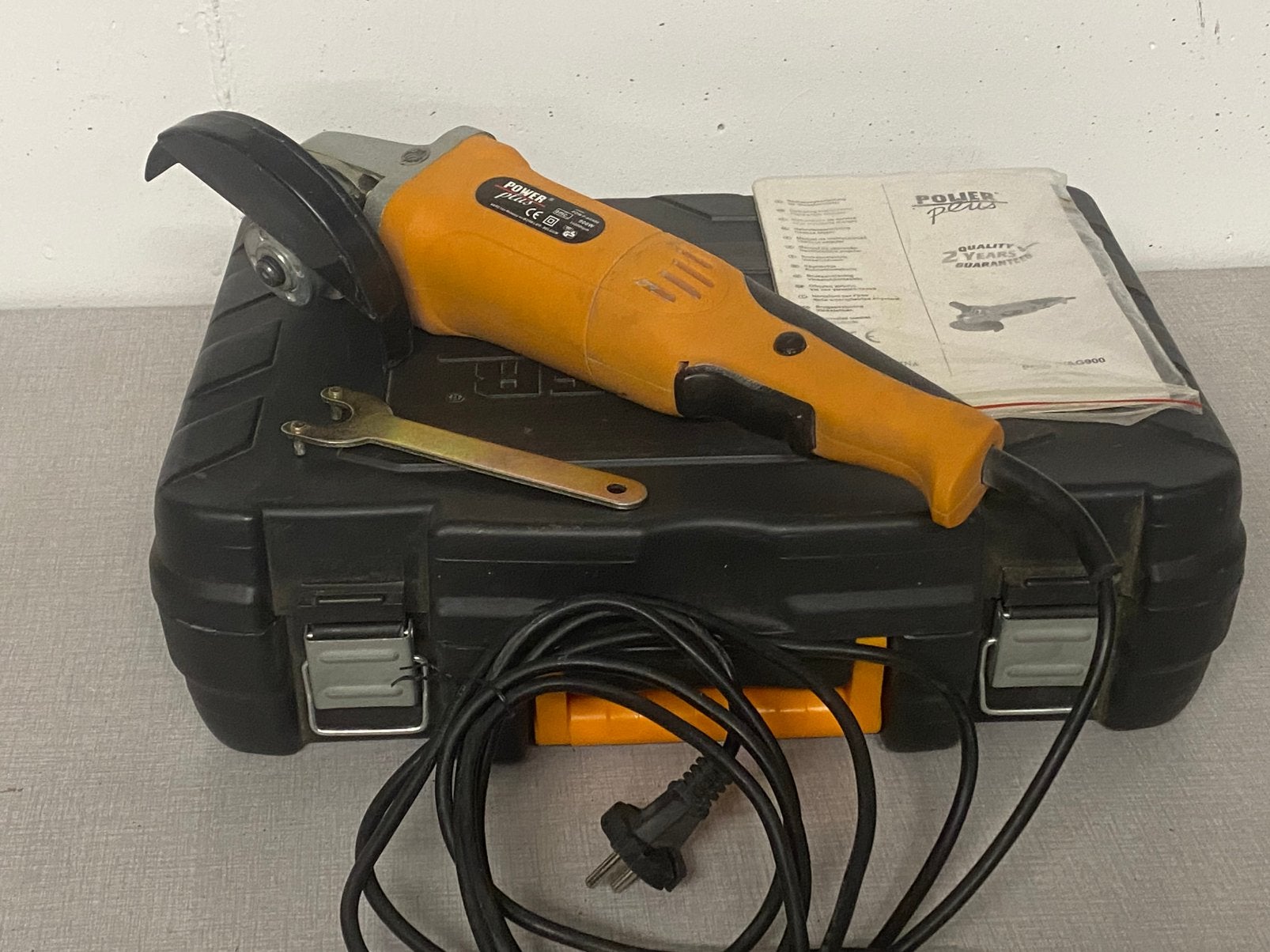 Powerplus slijpmachine 125 mm met koffer en sleutel., Ophalen, Gebruikt, 700 tot 1000 watt, Haakse handslijpmachine