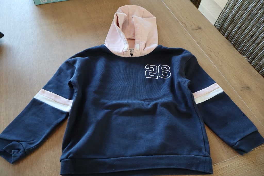 TRUI, Kinderen en Baby's, Kinderkleding | Maat 128, Ophalen, Zo goed als nieuw, Meisje, Trui of Vest