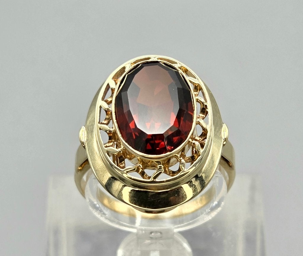 Gouden Vintage ring met edelsteen topaas. 2026/414, Overige kleuren, Ophalen of Verzenden, Zo goed als nieuw, 17 tot 18