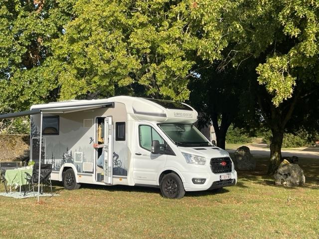 Mobilhome Challenger 328 Graphite Ultimate edition, Caravans en Kamperen, Mobilhomes, Luifel, Ford, Vloeistofverwarming, 6 tot 7 meter